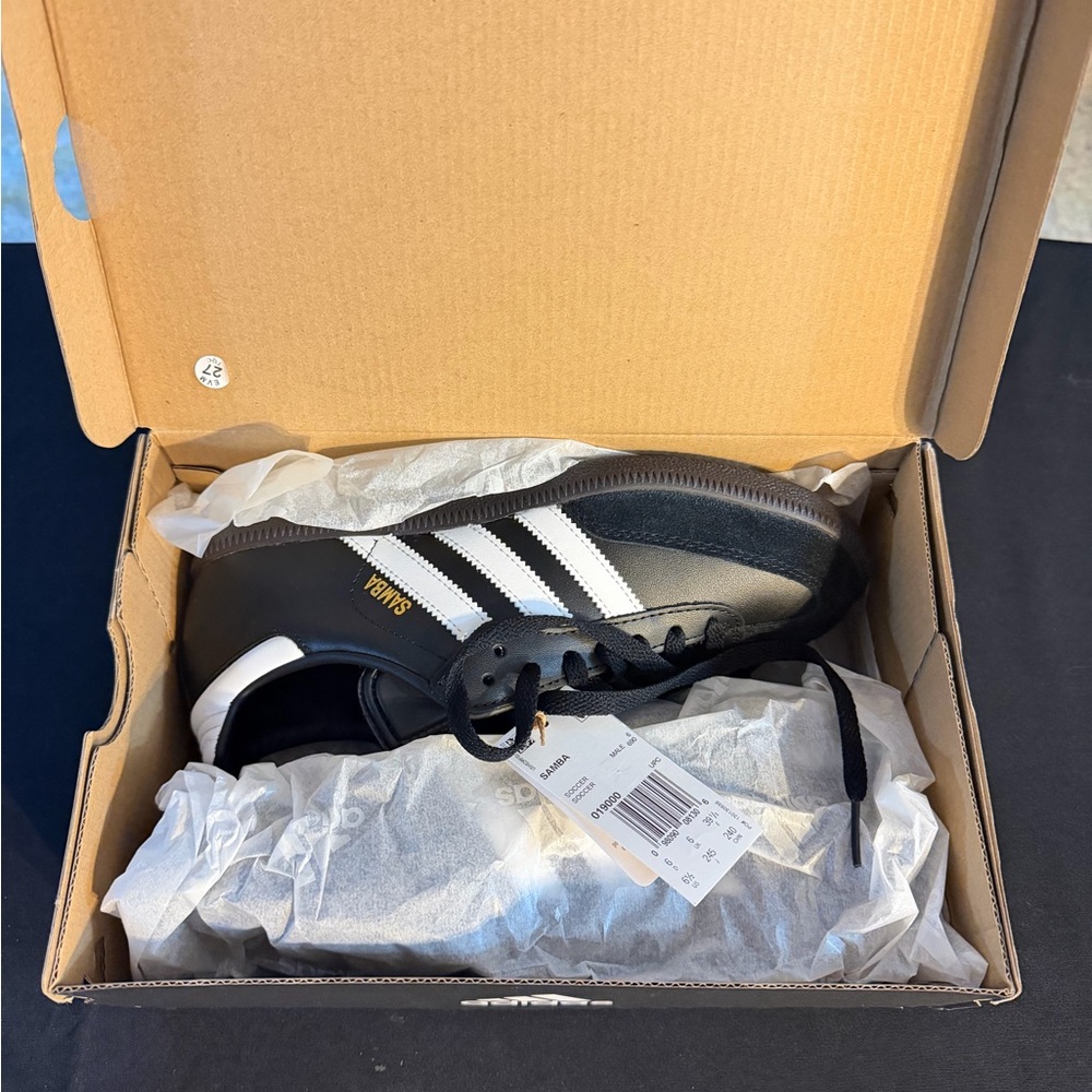 Adidas Samba Classic - Black & White - Brand New in box (Size: 6.5)